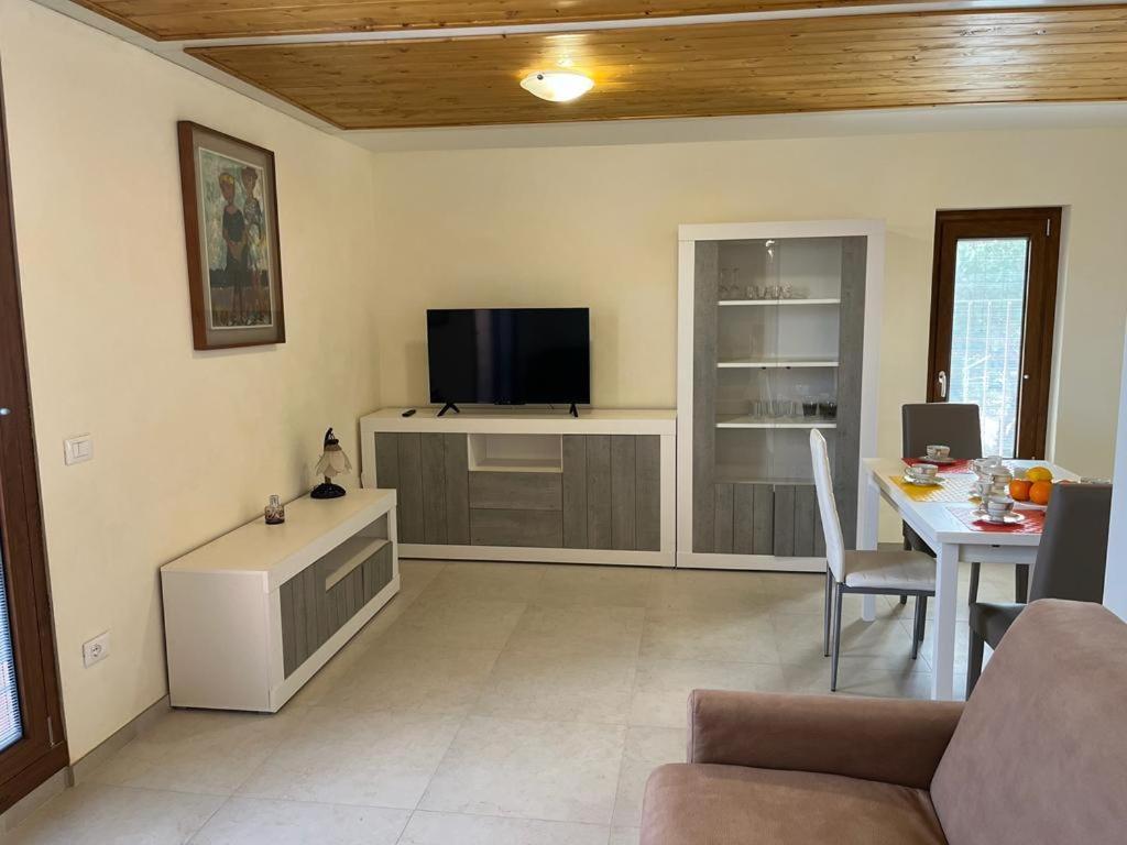 Perla Top Floor Apartment Сирмионе Экстерьер фото
