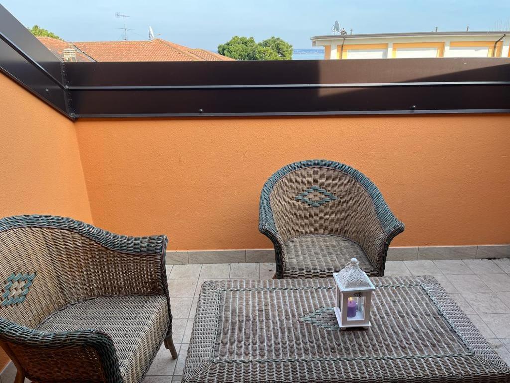Perla Top Floor Apartment Сирмионе Экстерьер фото